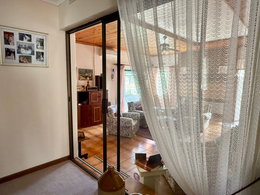 4 Bedroom Property for Sale in Bergzicht Western Cape